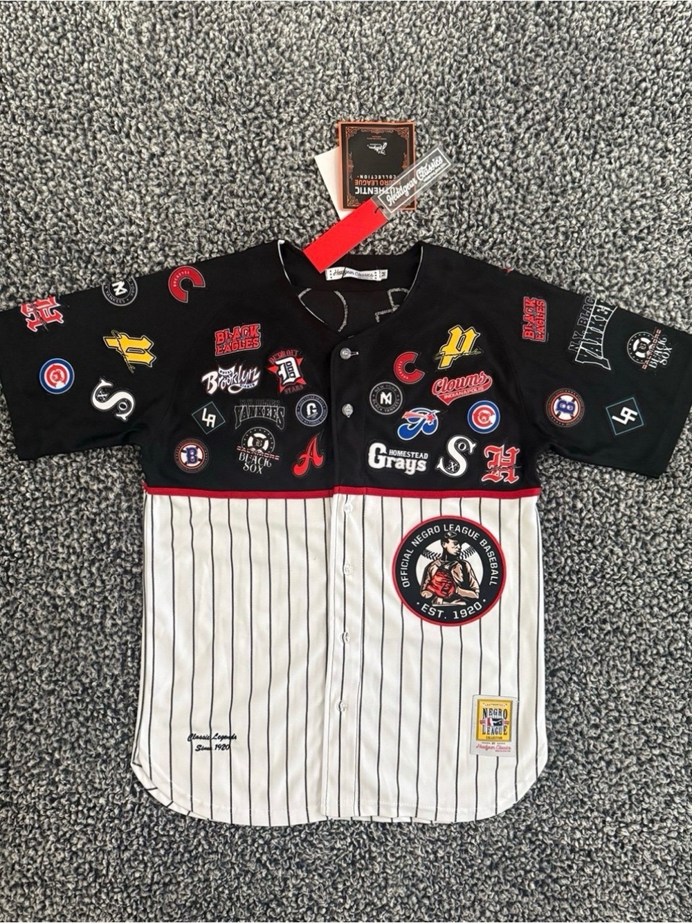 Men’s Negro League Baseball Jersey, Size Medium, NWT